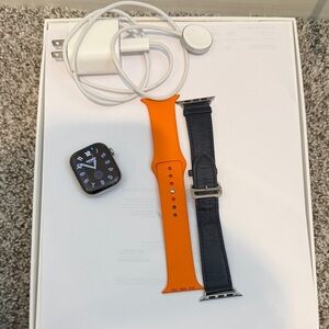 Hermes Apple Watch series 10 42mm gps cellular comes Orange hermes band and blue